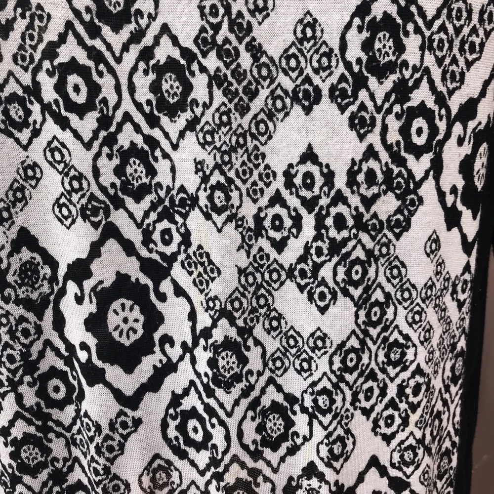 Chris & Carol Woman’s  Pullover Shirt - Picture 3 of 8
